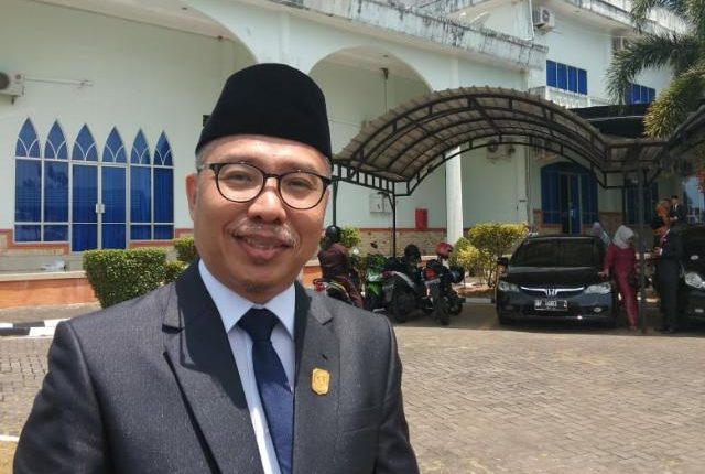 Fengky Fesinto, SH, MH